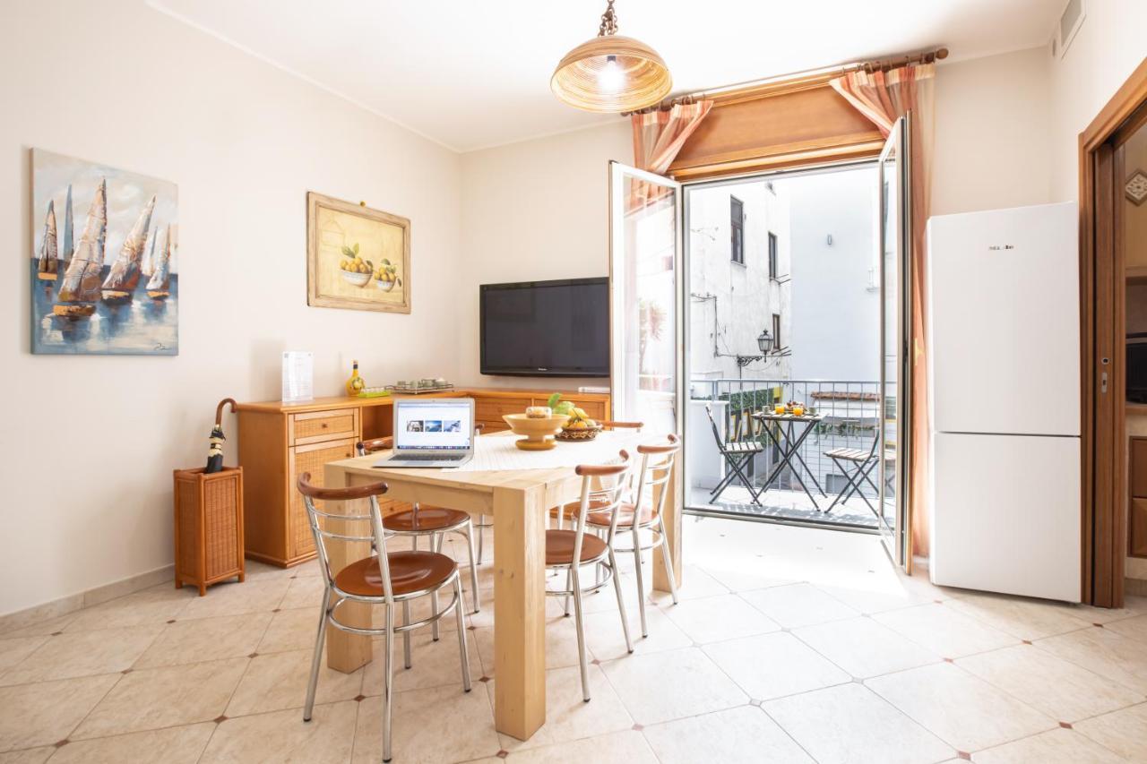 Sorrentovibes - Spacious 3 Bedrooms Apartment In Sorrento Oldtown Luaran gambar